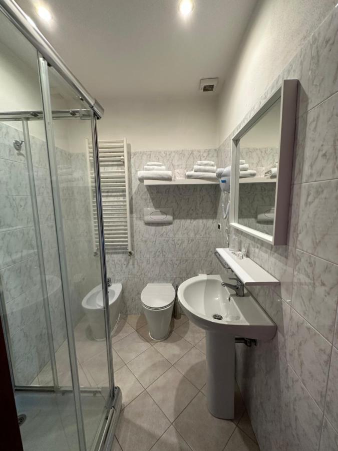 Hotel Duca Di Tromello Экстерьер фото