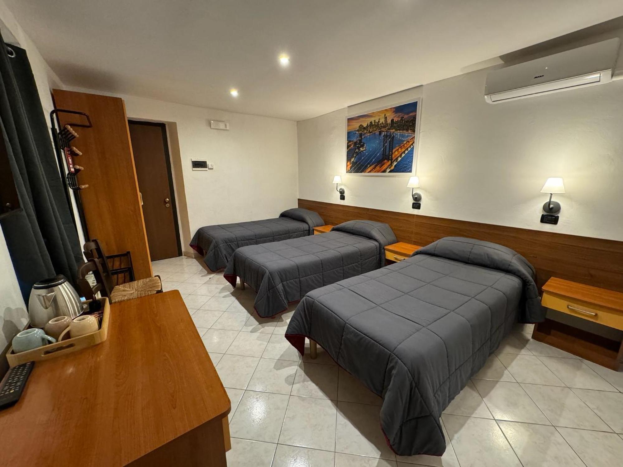 Hotel Duca Di Tromello Экстерьер фото
