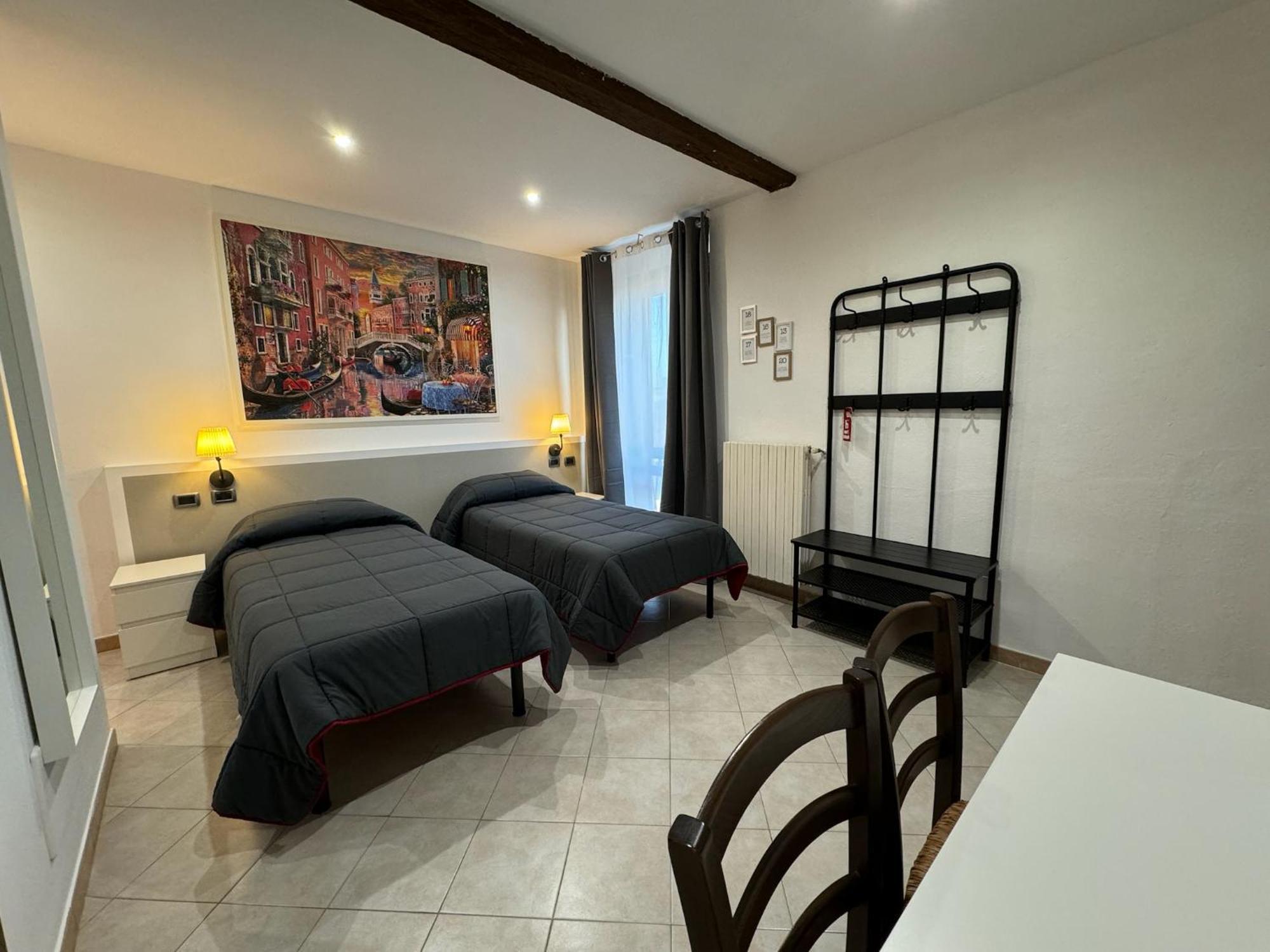 Hotel Duca Di Tromello Экстерьер фото